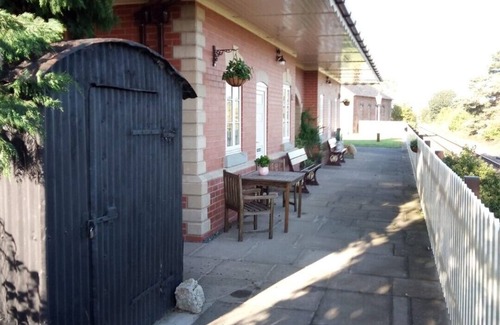 Tarrington Cottage | STATION HOUSE 2 COTTAGES SLEEPS 10
