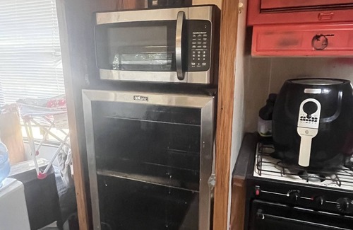 Collings Lakes House | Stationary camper with electric & water