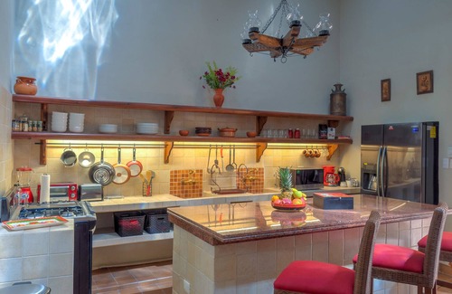 Centro House | Stay 3 blocks to Santa Lucia and steps from English Library