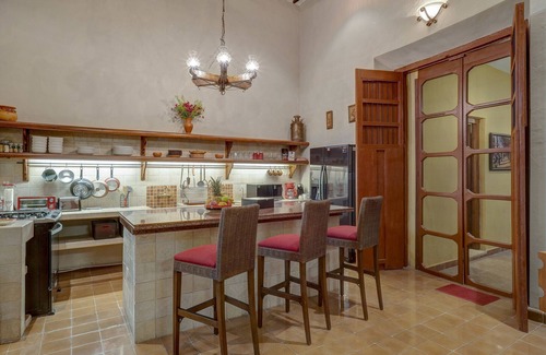 Centro House | Stay 3 blocks to Santa Lucia and steps from English Library