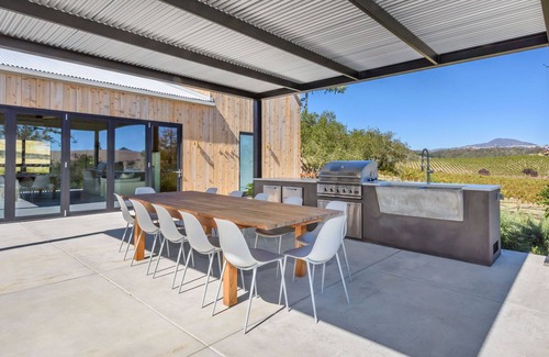 Healdsburg Villa | Stay 3 nights get 4th night free January-March!!