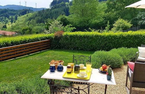 Saint-Appolinaire House | Stay at the foot of a national forest