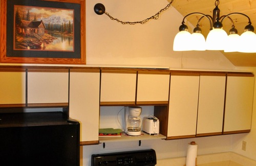 Altmar Cottage | Stay Awhile!Swim/Fish/BoatAutumn Lake. 2 mins. to Salmon River! Cottage5