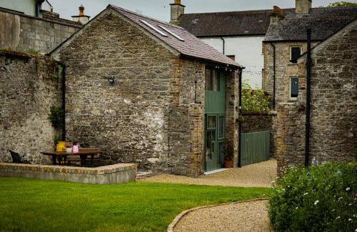 Monasterevin Apartment | Stay Barrow Blueway - The Stables