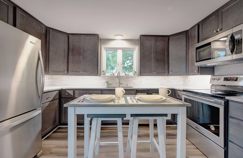 Bay View House | Stay Central in Bayview: 5 Min to Downtown
