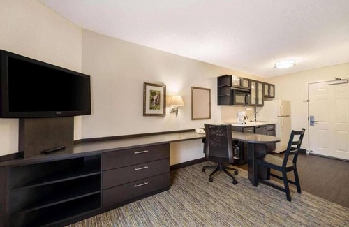 Newport News Apartment | Stay in a Suite and Enjoy Exploring the Coastal Virginia attractions!