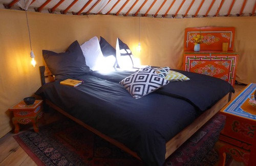 Peyrat-le-Chateau Bed & Breakfast | Stay in a yurt at the Ferme des Ânes