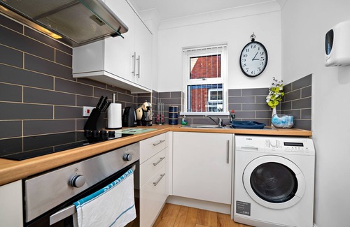 Canton Apartment | Stay In Cardiff Canton St. John's Court Apartment