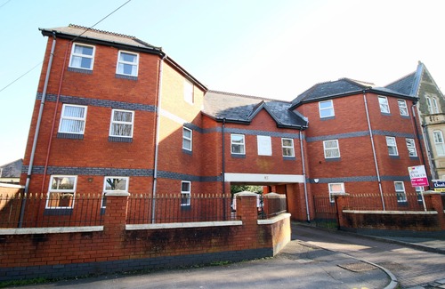 Canton Apartment | Stay In Cardiff Canton St. John's Court Apartment