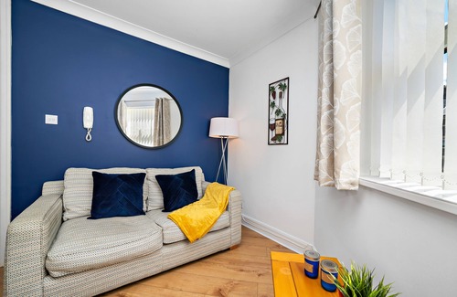Canton Apartment | Stay In Cardiff Canton St. John's Court Apartment