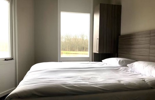 Velsen-Zuid Hotel | Stay in Comfort with Free Parking, Scenic Views, and On-Site Dining Options