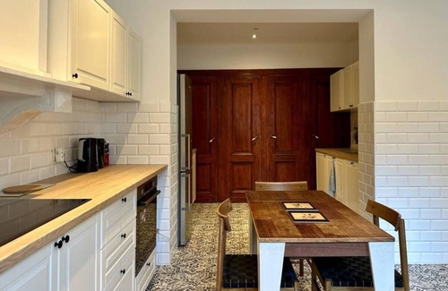South Antwerp Apartment | Stay in fin-de-siècle splendour