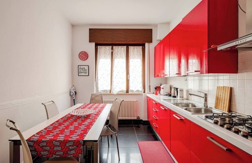 San Giovanni Lupatoto Apartment | Stay in Style: vibrant condo in San Giovanni Lupatoto - free parking