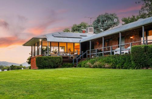 Burrundulla House | Stay in Mudgee The Grove, The Church, And Premium Private Homestead