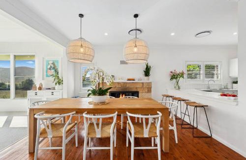 Burrundulla House | Stay in Mudgee The Grove, The Church, And Premium Private Homestead