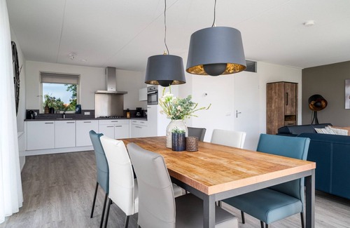 Akkrum House | Stay in our luxury Sneekermeer 6 Wellness with sauna, outdoor spa, and sunshower.