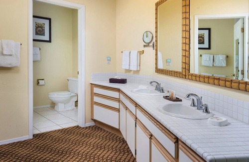 Keauhou Resort | Stay in paradise minutes from the beach