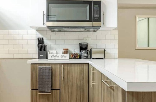 Borinquen Apartment | Stay in Salsa Paradise! 1-Bd, 4 mins from Crash Boat Beach with Backup Generator