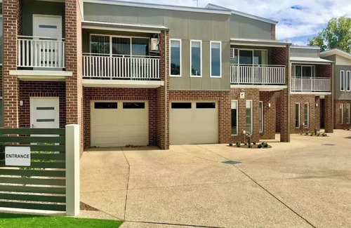 Wagga Wagga Apartment | Stay in the heart of the CBD!
