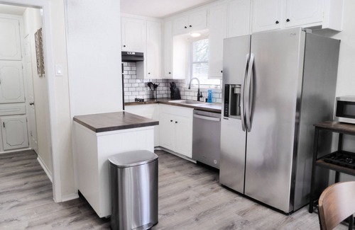 Euless House | Stay In The Heart Of DFW: Cozy Home Minutes Away from DFW Main Attractions