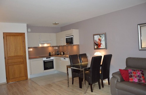 Notre-Dame Apartment | Stay in the heart of Versailles