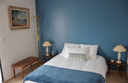 Notre-Dame Apartment | Stay in the heart of Versailles