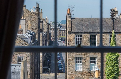 New Town Apartment | Stay in this tranquil and gorgeous City Centre home, for a unique Edinburgh experience