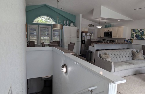 Southern Shores House | Stay near Outer Banks Beaches - just a quick stroll away