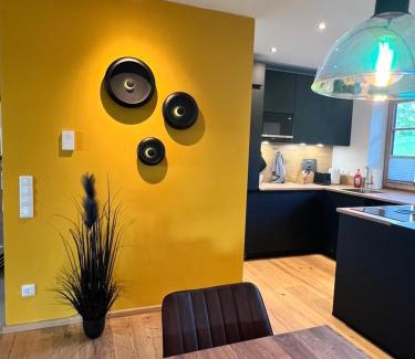 Dorfen Apartment | Stay Nice Apartments Dorfen Nähe München Jacuzzi Grillkota 75 Zoll TV