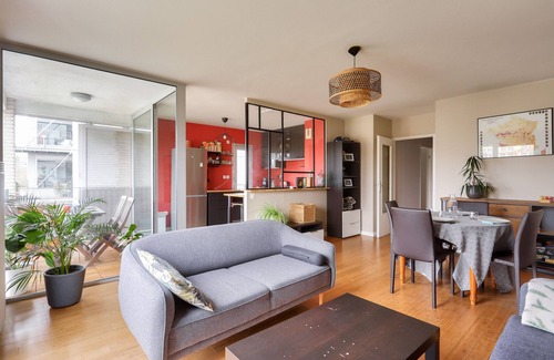 Republique - Les Ponts Apartment | Stay on the Ile de Nantes overlooking the Loire
