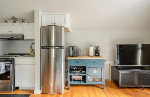 Kerns Apartment | Stay Portland - Cozy Attic Hideaway in Laurelhurst