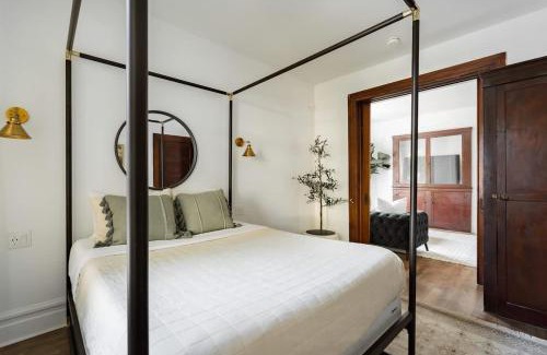 Uptown Apartment | Stay Portland - The Étoile Suite - Nob Architecture & Boutiques
