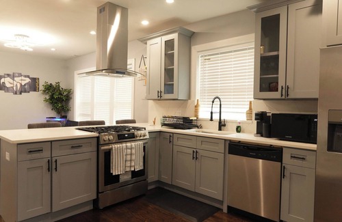 Greater Grand Crossing House | Stay, Relax & Explore Chicago