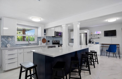 Sea Ranch On The Gulf House | "Stay Salty" Florida Pool/Canal Home, 4 bed, 3.5 bath, bring boat!