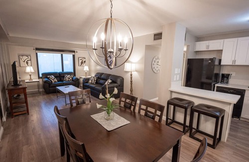 Las Vegas Strip Condo | Stay Together on the Strip - 2 Bedroom Condo