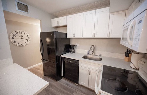 Las Vegas Strip Condo | Stay Together on the Strip - 2 Bedroom Condo