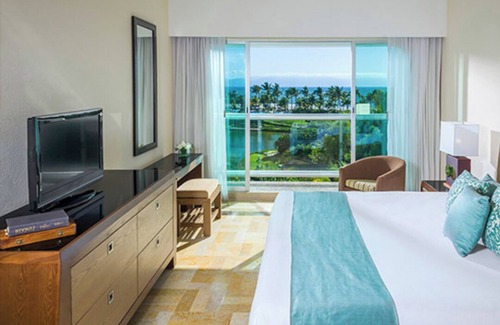 Bajio Resort | Stay where the professionals play at the Mexico Open at Vidanta Nuevo Vallarta!