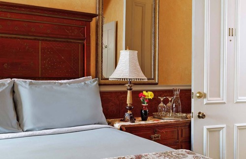 Central Business District Bed & Breakfast | Stay with us and you'll see why we are ranked #1 lodging in Kalamazoo, MI.