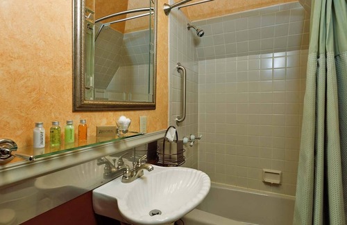 Central Business District Bed & Breakfast | Stay with us and you'll see why we are ranked #1 lodging in Kalamazoo, MI.