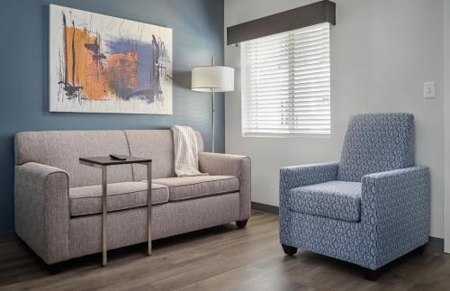 Dothan Hotel | stayAPT Suites Dothan