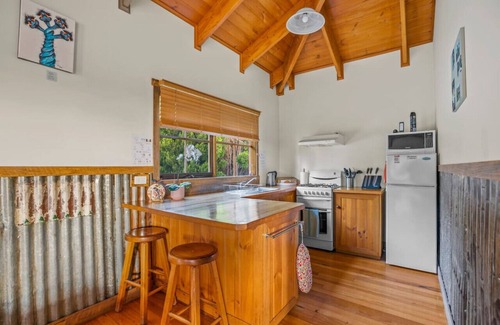 Badger Creek Cabin | StayAU 2BR Serene Lakeside Haven