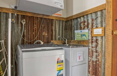 Badger Creek Cabin | StayAU 2BR Serene Lakeside Haven