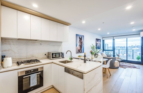 Box Hill Apartment | StayAU Cozy & Stylish 2BR in Box Hill