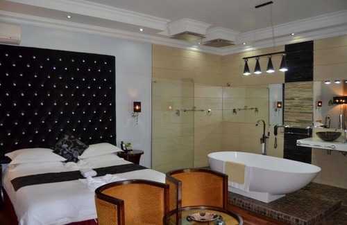 Francistown Bed & Breakfast | Staybridge Riverside & Spa