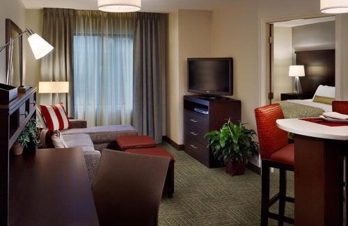 Auburn Hills Hotel | Staybridge Suites Auburn Hills by IHG