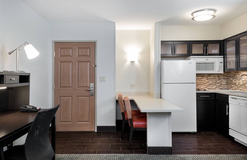 Chantilly Hotel | Staybridge Suites Chantilly - Dulles Airport by IHG
