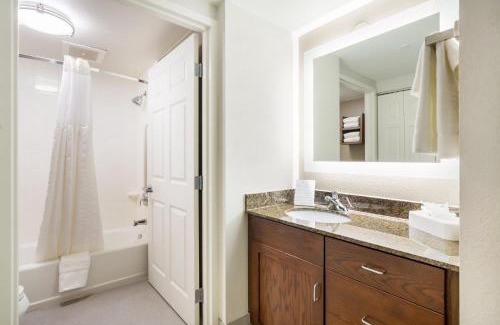 Chesapeake Hotel | Staybridge Suites Chesapeake-Virginia Beach by IHG