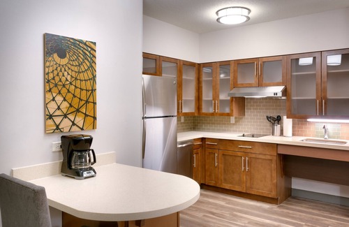 Gainesville Hotel | Staybridge Suites Gainesville I-75 by IHG