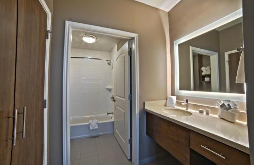 Humble Hotel | Staybridge Suites Houston - Humble Beltway 8 E by IHG