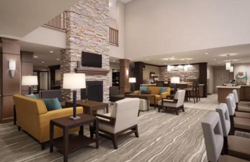 Saint-Laurent Hotel | Staybridge Suites Montreal Airport - St-Laurent by IHG